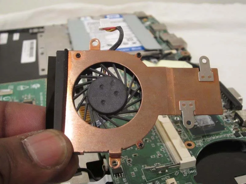 cach-thay-quat-tan-nhiet-tren-asus-eee-pc-t101mt-h10