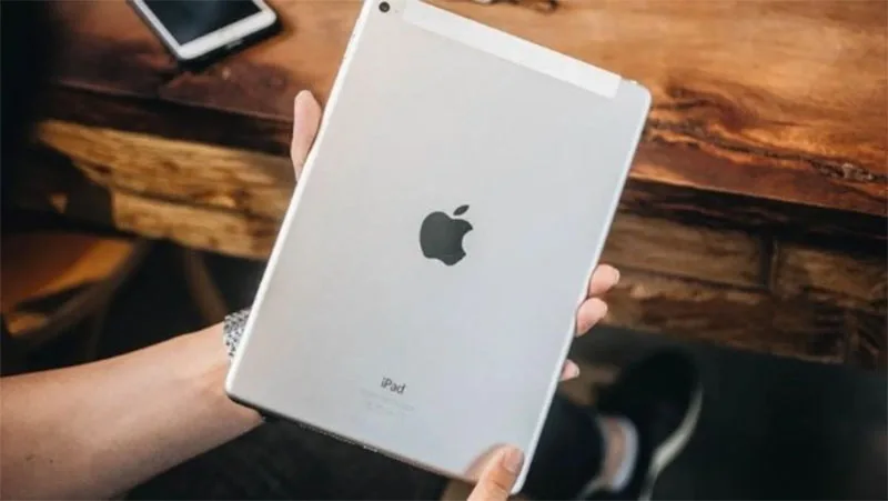 cach-khac-phuc-man-hinh-ipad-bi-loi-mau-chi-tiet-h2