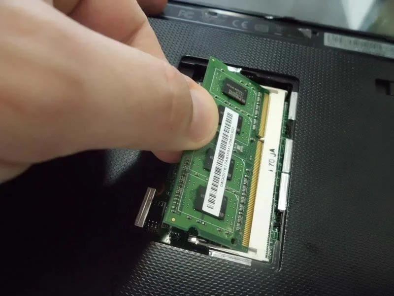 huong-dan-quy-trinh-thao-roi-bo-mach-chu-asus-eee-pc-1015pn-h3