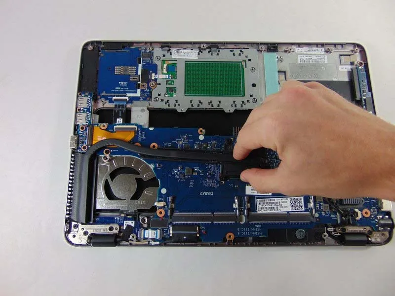 cach-thay-tan-nhiet-va-quat-cho-hp-elitebook-840-g1-h16
