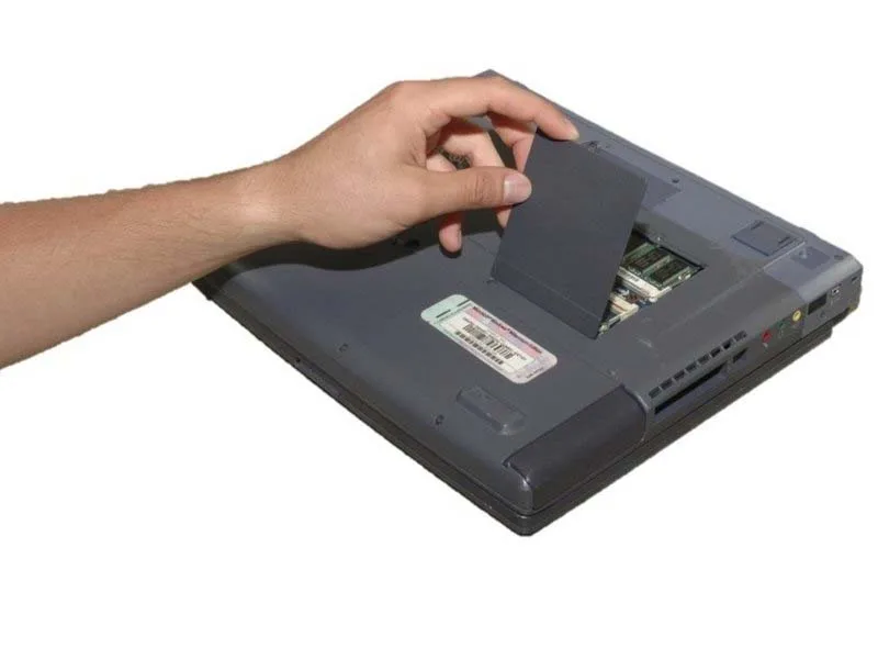 cach-thay-the-ram-tren-sony-vaio-pcg-933a-h4