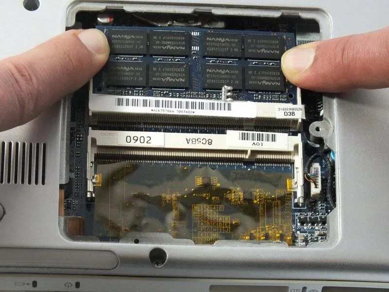 cac-buoc-thay-ram-laptop-sony-vaio-pcg-3e2l-h3
