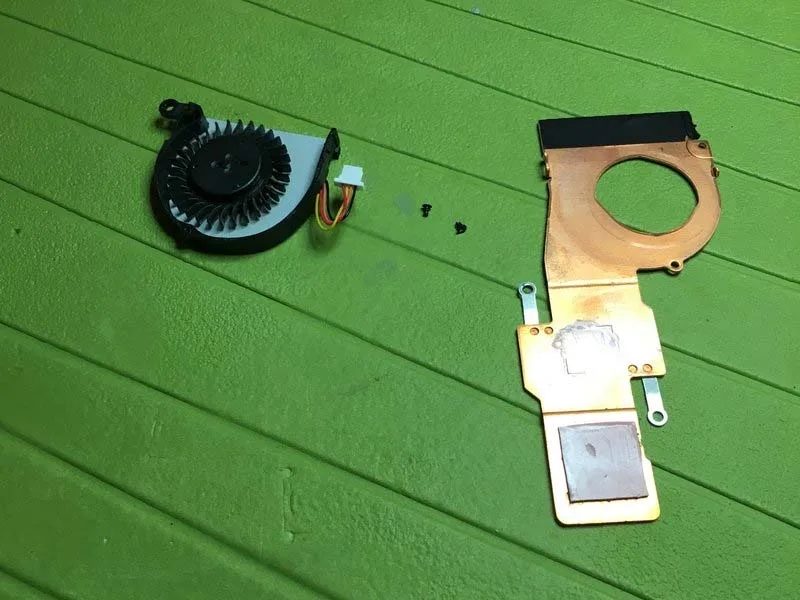 thay-o-cung-hdd-va-quat-tan-nhiet-asus-eee-pc-1015px-h12