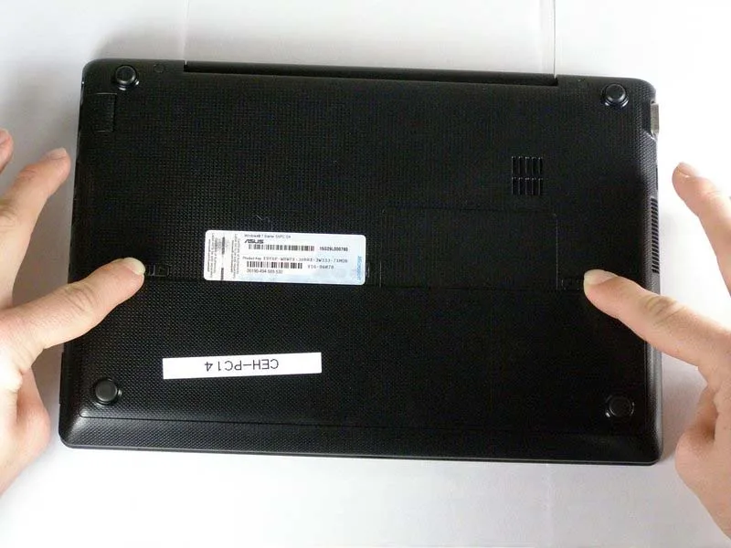 quy-trinh-thay-pin-asus-eee-pc-1018p-djon-gian-tai-nha-h2