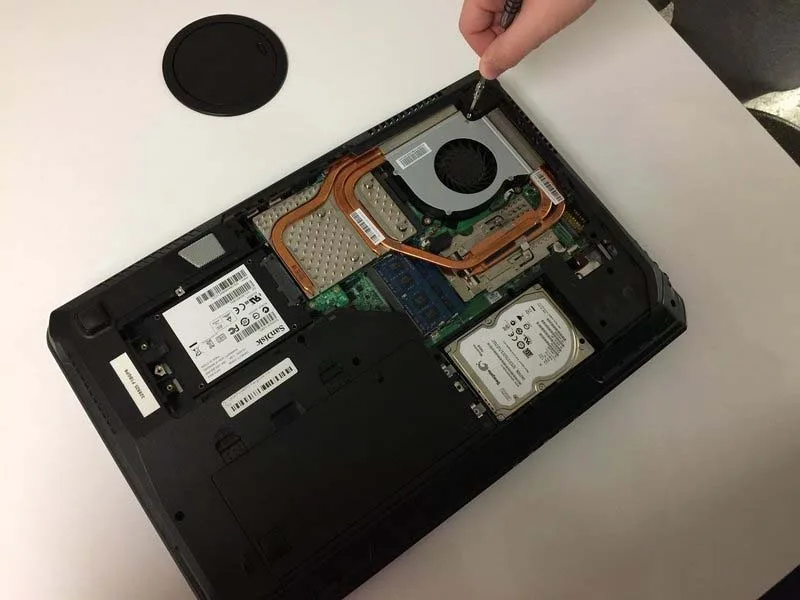 huong-dan-thay-quat-cpu-cyberpowerpc-fangbook-ms-1763-h4