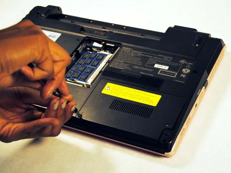 cach-thay-cong-tai-nghe-cho-laptop-sony-vaio-vpcw21fx-h5