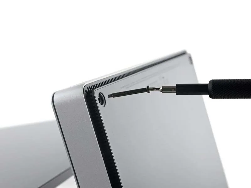 huong-dan-cac-buoc-thay-o-ssd-m2-tren-surface-studio-h2