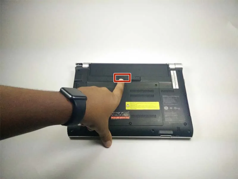 huong-dan-thay-pin-tren-sony-vaio-pcg-31311l-h3