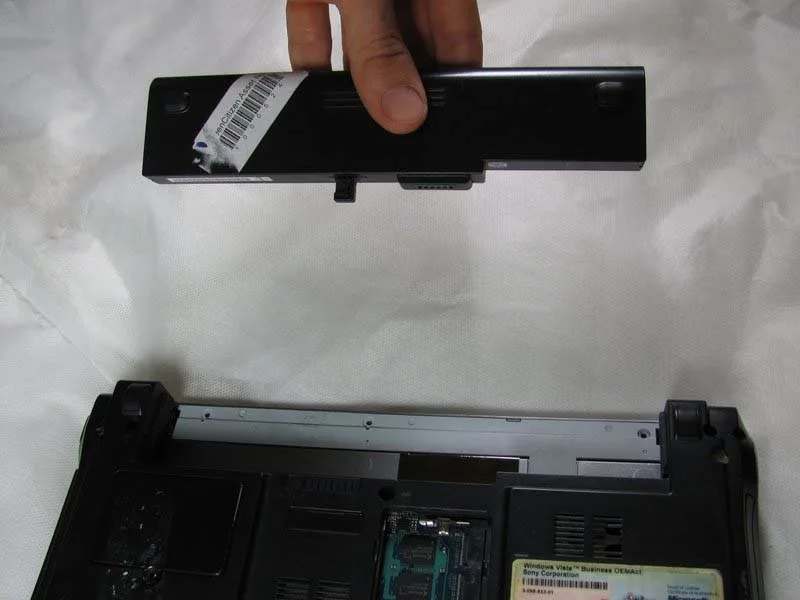 huong-dan-cach-thay-pin-laptop-sony-vaio-vgn-txn25n-h3