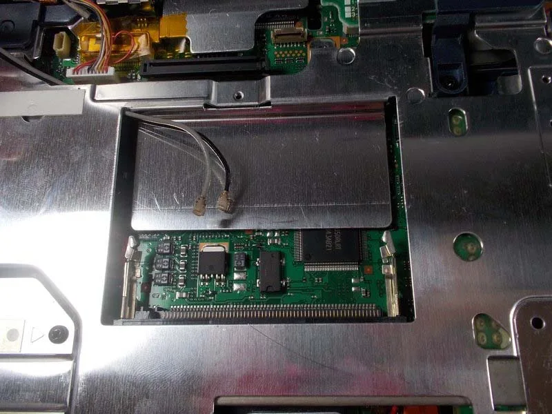 huong-dan-thay-bo-chuyen-djoi-pci-tren-fujitsu-lifebook-s6120-h10