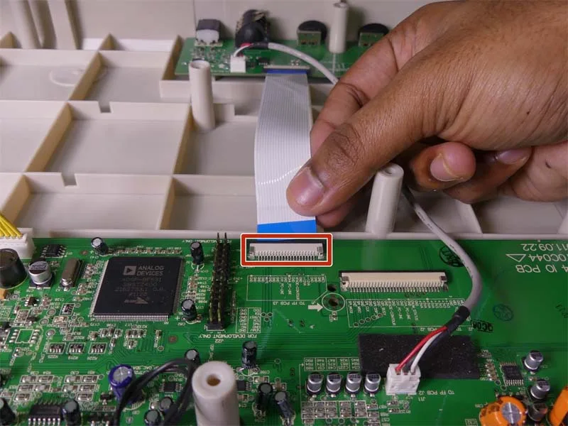 huong-dan-cach-thay-bang-mach-pcb-numark-n4-h4