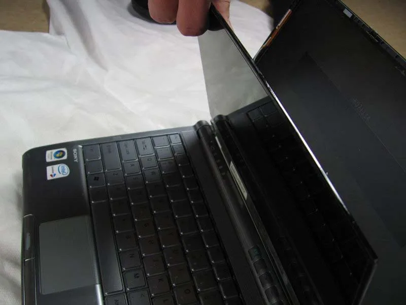 huong-dan-thay-man-hinh-hien-thi-sony-vaio-vgn-txn25n-h5