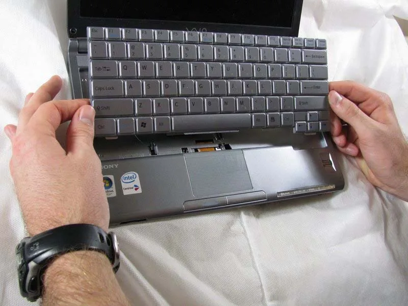 cach-thay-ban-phim-sony-vaio-vgn-txn25n-h4