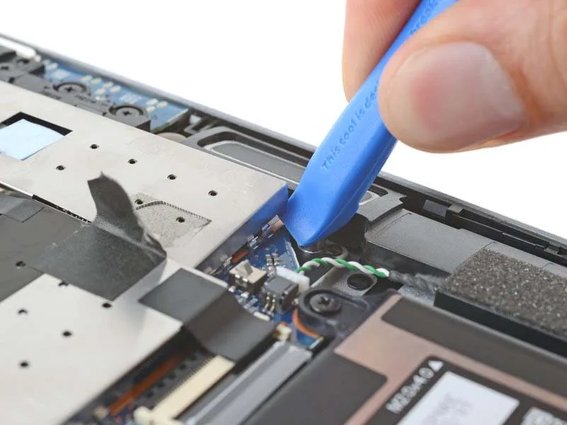 cach-thay-the-ssd-cho-laptop-hp-elitebook-840-g9-h9