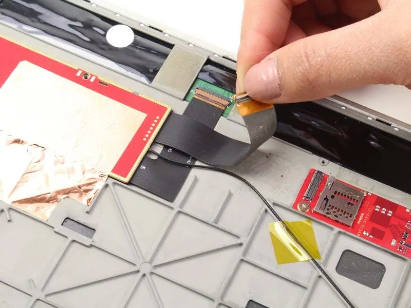 huong-dan-cach-thay-mach-camera-pcb-tren-lenovo-yoga-tablet-10-h9