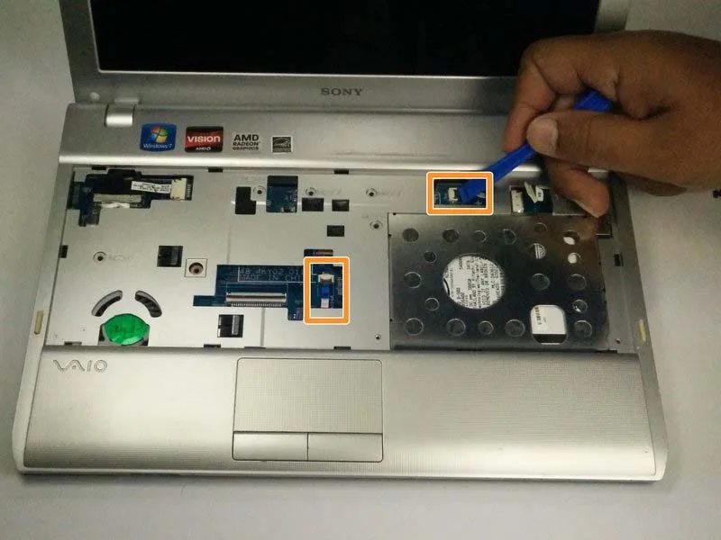quy-trinh-thay-bo-mach-chu-sony-vaio-pcg-31311l-h6