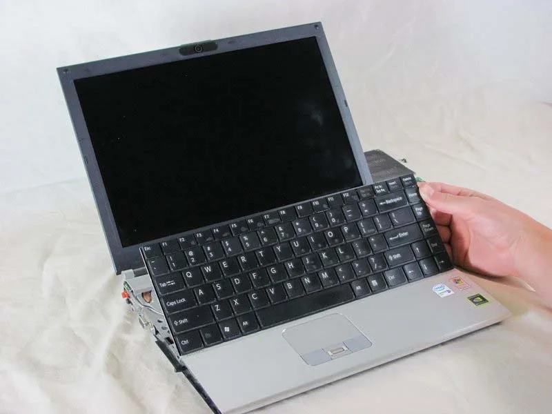 huong-dan-thay-o-cung-sony-vaio-vgn-sz120p-h5