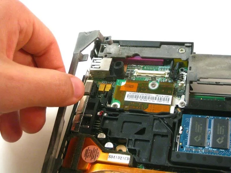 huong-dan-cach-thao-roi-hoan-chinh-ibm-thinkpad-t42-h12