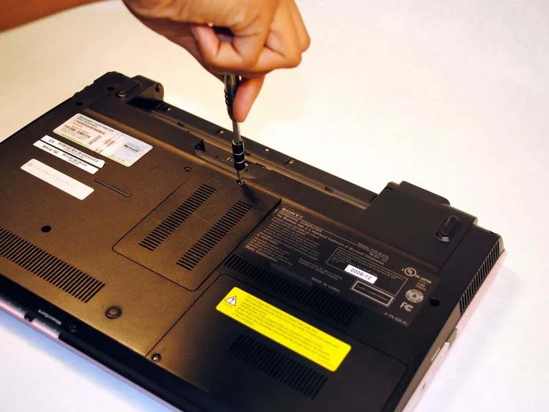 cach-thay-cong-tai-nghe-cho-laptop-sony-vaio-vpcw21fx-h3