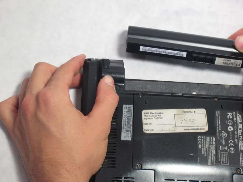 huong-dan-cach-thay-pin-asus-eee-pc-900hd-h2