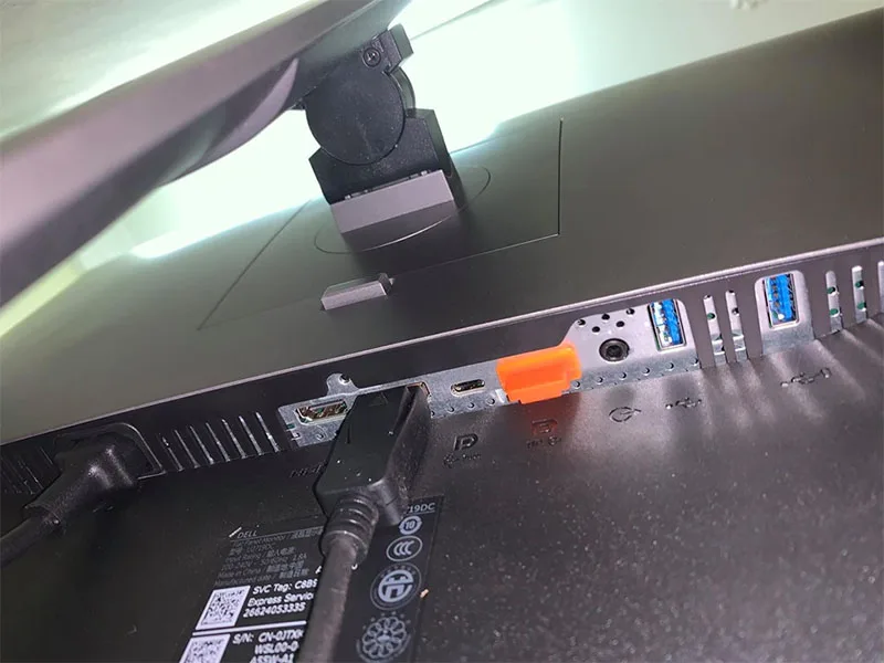 tieu-chi-khi-lua-chon-man-hinh-usb-c-dje-dung-1-soi-cap-duy-nhat-h3
