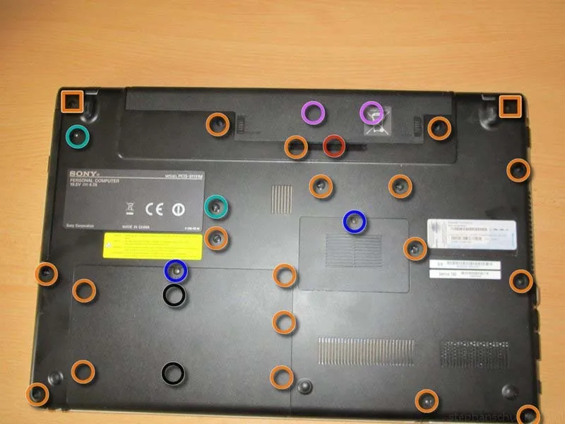 huong-dan-cach-thay-ban-phim-laptop-sony-vaio-vpcec1m1e