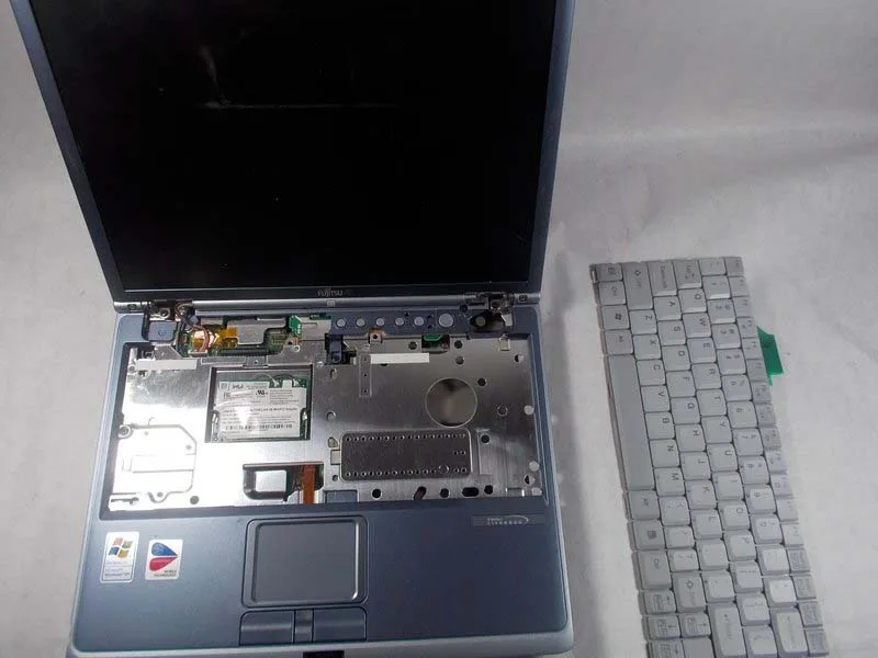 huong-dan-thay-bo-chuyen-djoi-pci-tren-fujitsu-lifebook-s6120-h7