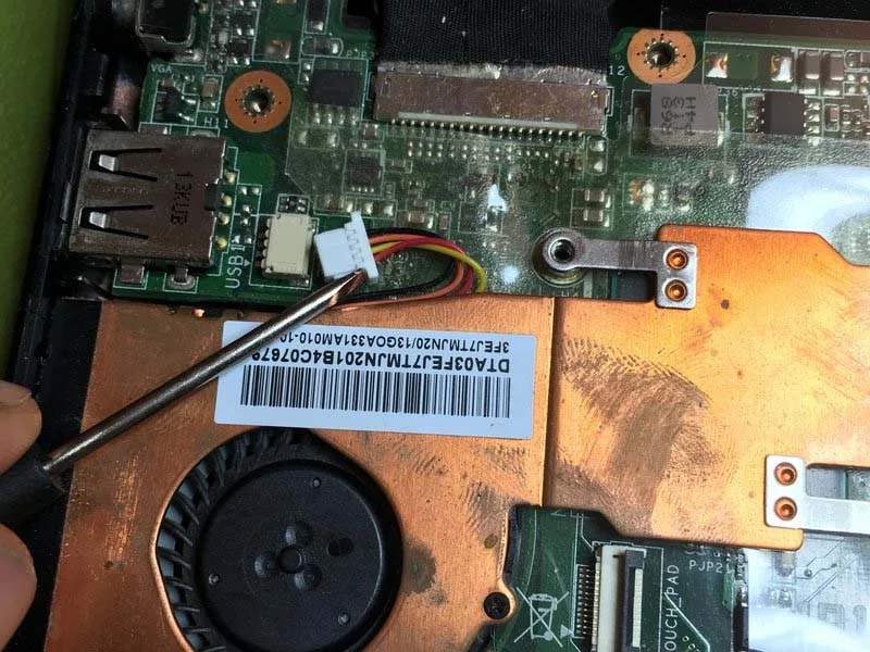 thay-o-cung-hdd-va-quat-tan-nhiet-asus-eee-pc-1015px-h10