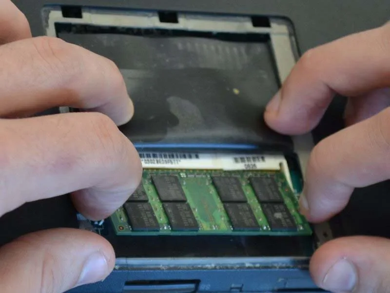 meo-thay-ram-cho-laptop-sony-vaio-vgn-sr140e-h6
