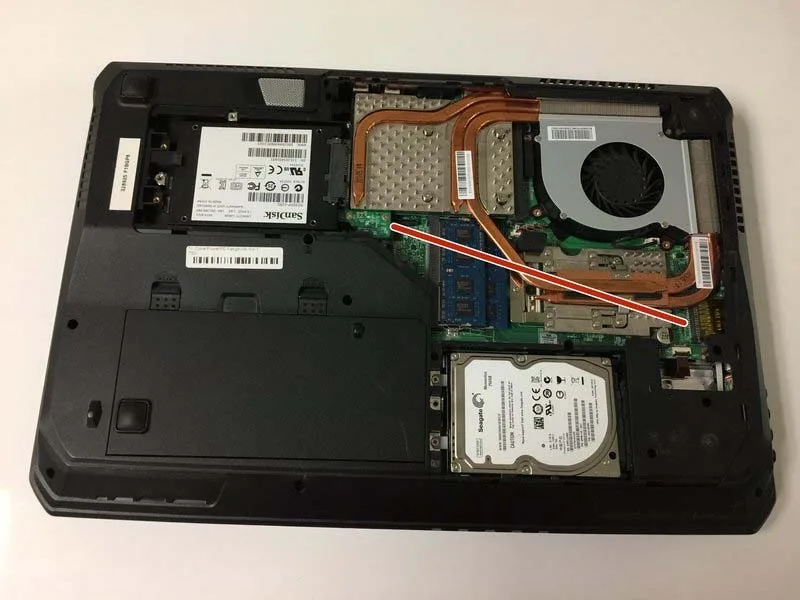 huong-dan-ve-sinh-ben-trong-cyberpowerpc-fangbook-ms-1763-h3