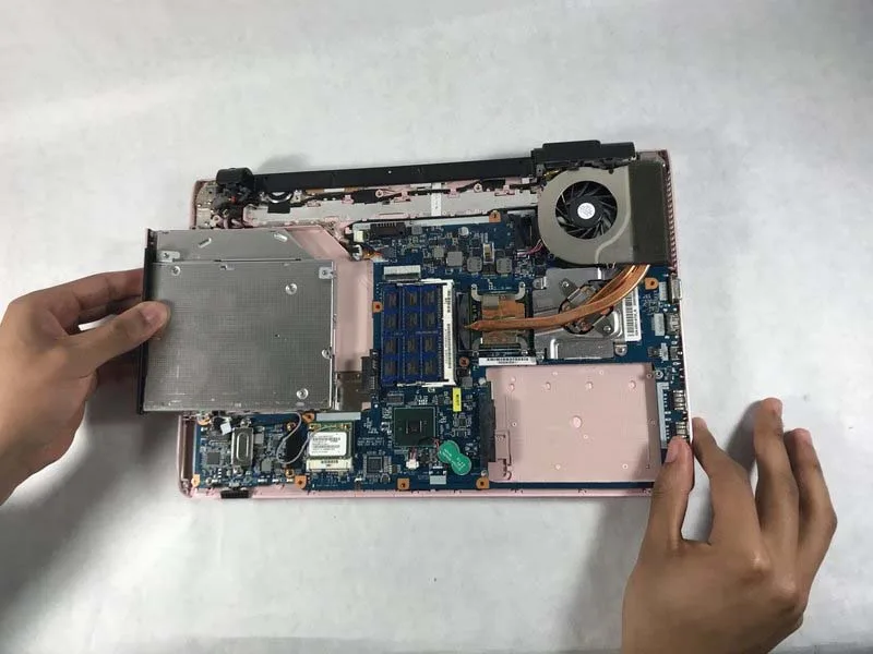 huong-dan-thay-o-djia-quang-sony-vaio-pcg-61411l-h9