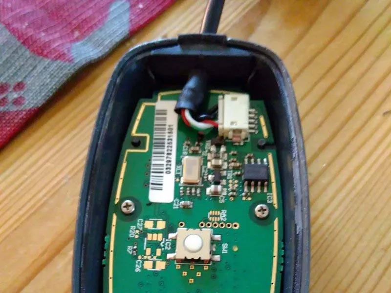 huong-dan-thay-cau-chi-cho-microsoft-xbox-360-wireless-gaming-receiver-h2