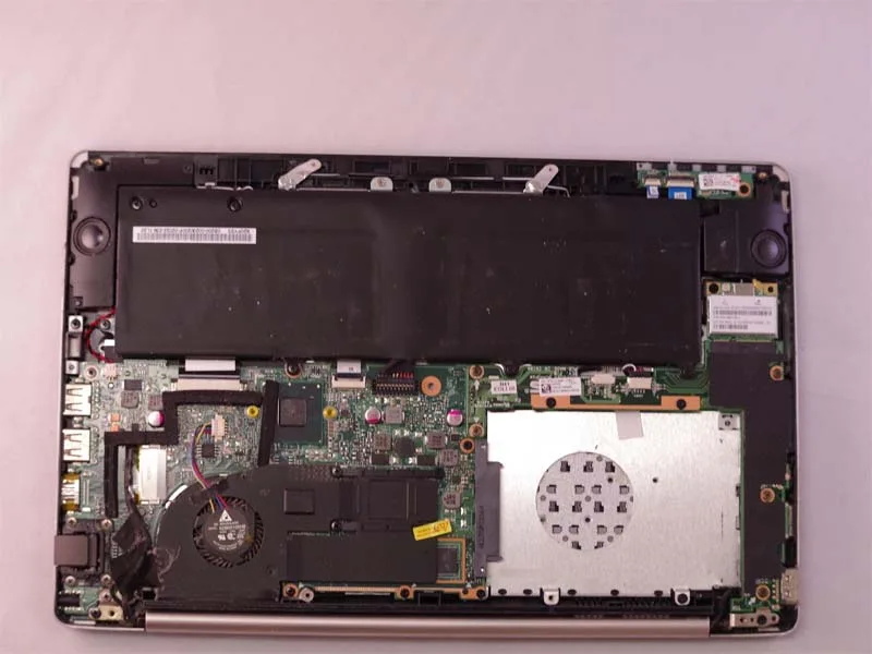 quy-trinh-thay-bo-mach-in-pcb-laptop-asus-vivobook-s200e-rhi3t73