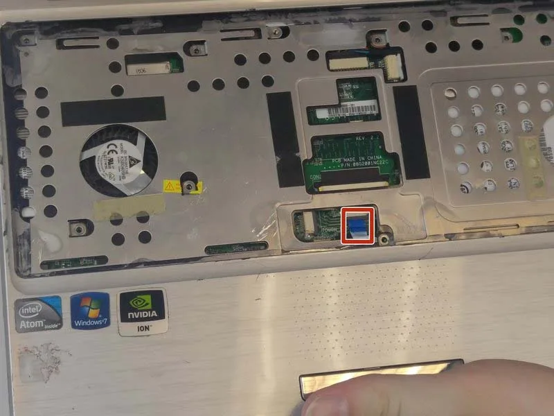 cach-thay-quat-tan-nhiet-cho-asus-eee-pc-1201n-h8
