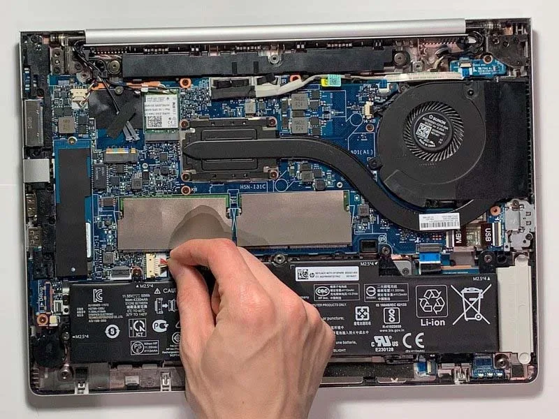 huong-dan-cach-thay-ram-cho-laptop-hp-elitebook-745-g6-h7