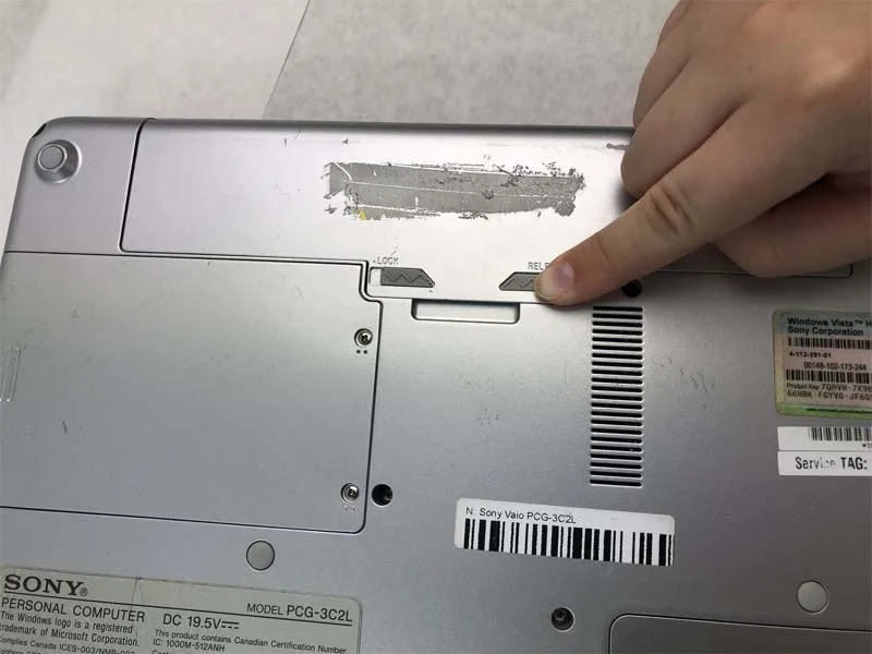 huong-dan-cac-buoc-thay-pin-sony-vaio-pcg-3c2l-nhanh-chong-h3