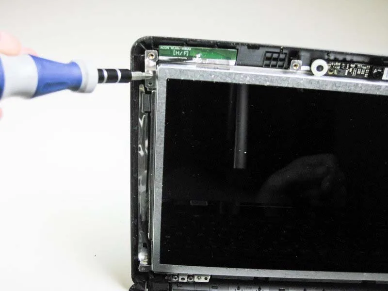 huong-dan-quy-trinh-thay-man-hinh-asus-eee-pc-1005ha-h7