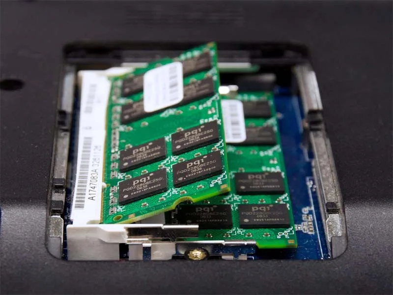 quy-trinh-thay-ram-cho-sony-vaio-vgn-nw240f-pcg-7184l-h7