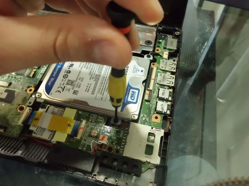 huong-dan-quy-trinh-thao-roi-bo-mach-chu-asus-eee-pc-1015pn-h13
