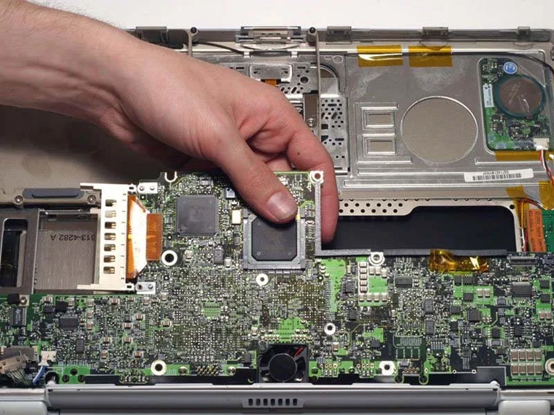 cach-thay-khay-giu-the-pcmcia-tren-powerbook-g4-titanium-onyx-h15