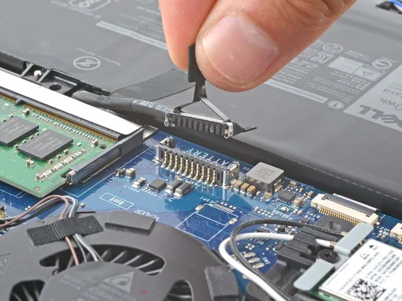 cac-buoc-thay-o-ssd-cho-laptop-dell-latitude-7490-h8