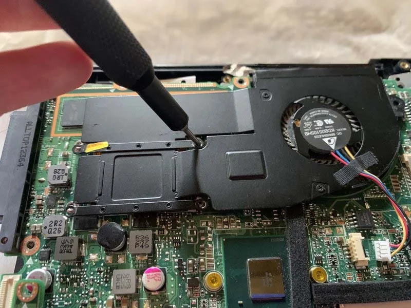 quy-trinh-thay-bo-mach-in-pcb-laptop-asus-vivobook-s200e-rhi3t73-h7