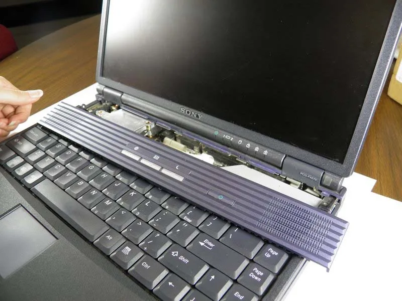 huong-dan-thay-o-djia-dvd-cho-laptop-sony-vaio-pcg-981l-h4