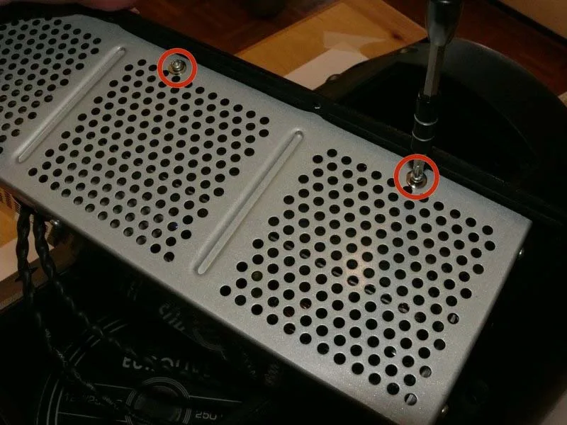 huong-dan-cach-thay-the-mach-pcb-nguon-cua-loa-behringer-eurolive-b212d-h3