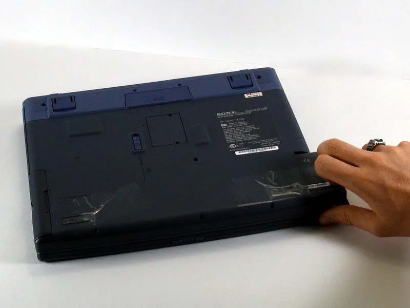 meo-thay-the-pin-tren-sony-vaio-pcg-f360-h3
