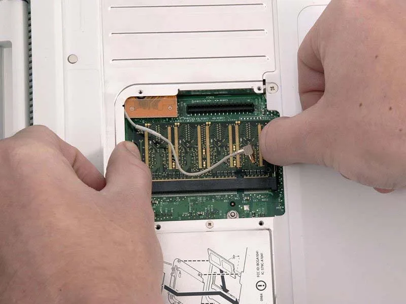 cach-thay-ram-cho-may-tinh-ibook-g4-12-800-mhz–12-ghz-h10