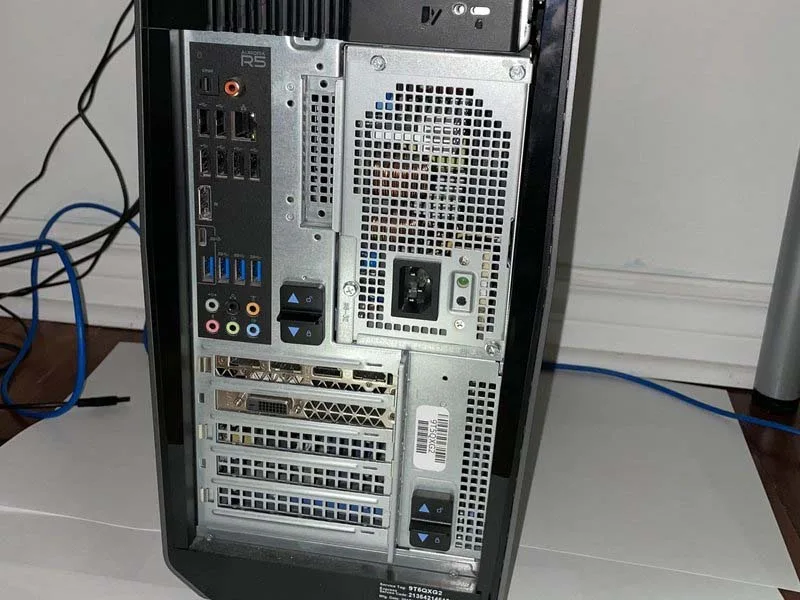quy-trinh-cac-buoc-thay-ssd-alienware-aurora-a5