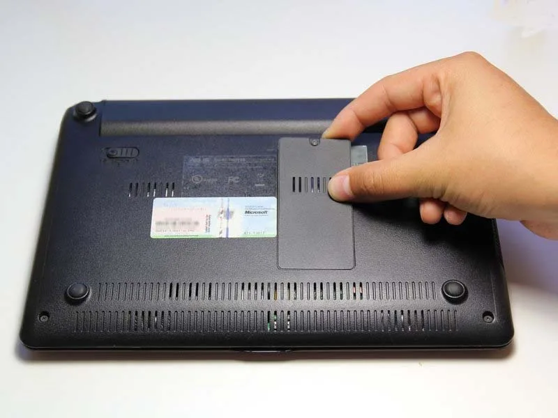 huong-dan-cach-thay-the-o-cung-cho-asus-eee-pc-1005peb-h14