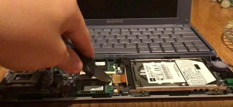 huong-dan-cach-thay-o-cung-laptop-sony-vaio-pcg-432l-h4