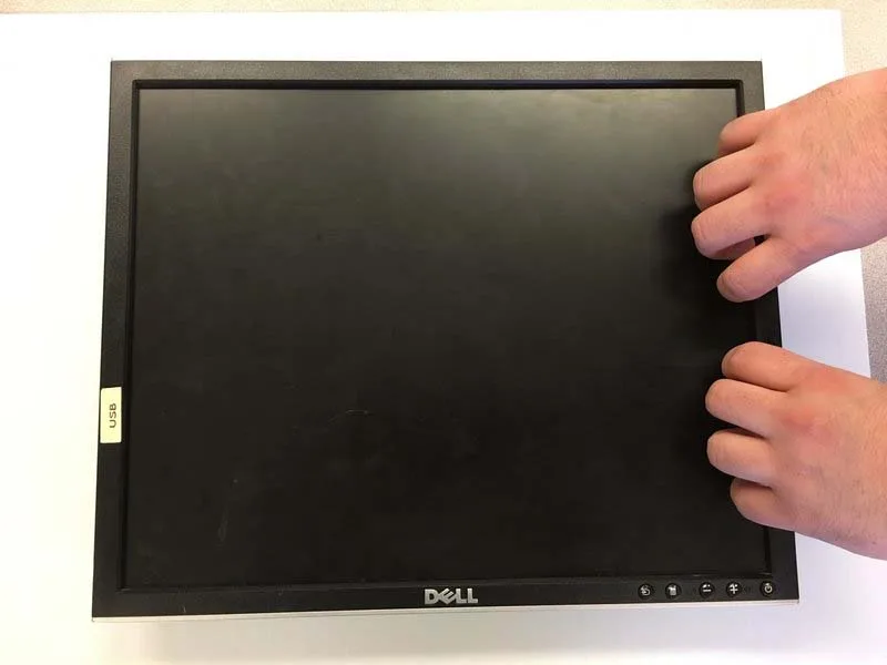 huong-dan-cach-thay-bo-mach-chu-usb-cho-man-hinh-dell-1908fpc